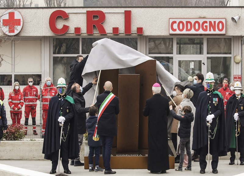 Covid, un anno dopo: inaugurato un memoriale a Codogno Covid, un anno dopo: inaugurato un memoriale a Codogno