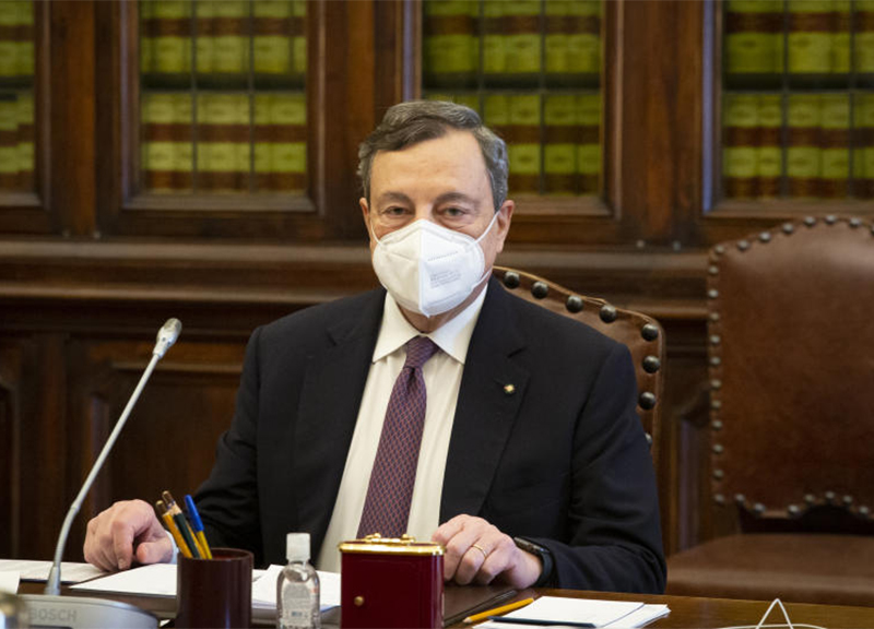 Draghi stravolge la comunicazione. Addio al “roccocasalinismo”. Autorevolezza Draghi stravolge la comunicazione. Addio al “roccocasalinismo”. Autorevolezza