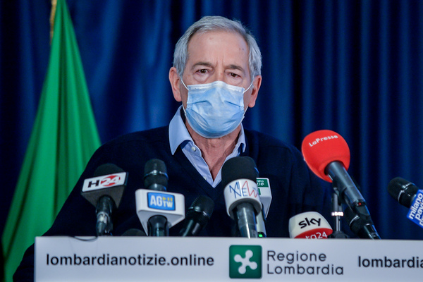 Galleria foto 'Covid, ecco la bomba di Bertolaso: chiudere Brescia ma vaccinare tutti' - foto 1