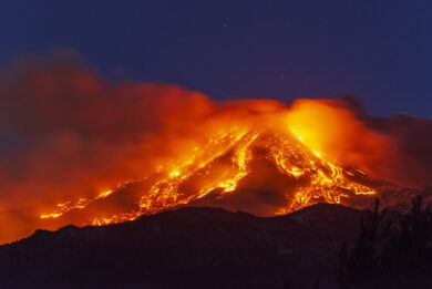Etna, nuova eruzione: getti di lava fino a 300 metri. VIDEO