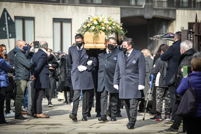Milano, i funerali di Mario Bellugi. FOTO