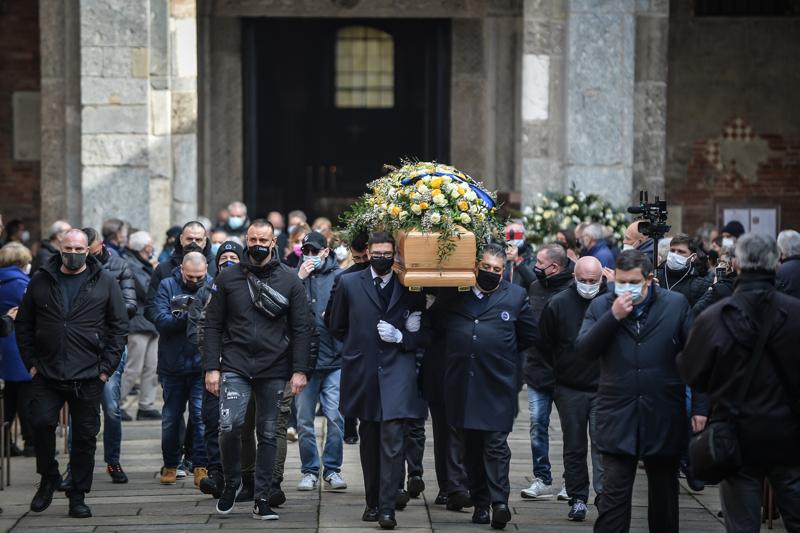 Milano, i funerali di Mario Bellugi. FOTO