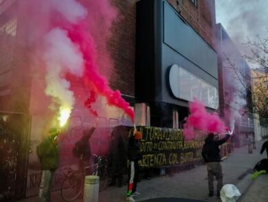 Covid, lavoratori dello spettacolo e studenti occupano ex cinema Arti