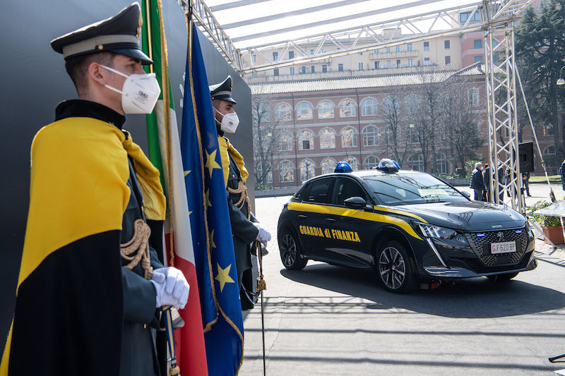 Peugeot e Guardia di Finanza collaborano per una mobilità 100% green Peugeot e Guardia di Finanza collaborano per una mobilità 100% green