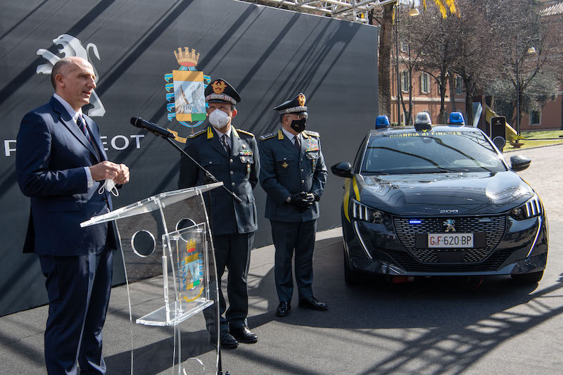 Peugeot e Guardia di Finanza collaborano per una mobilità 100% green Peugeot e Guardia di Finanza collaborano per una mobilità 100% green
