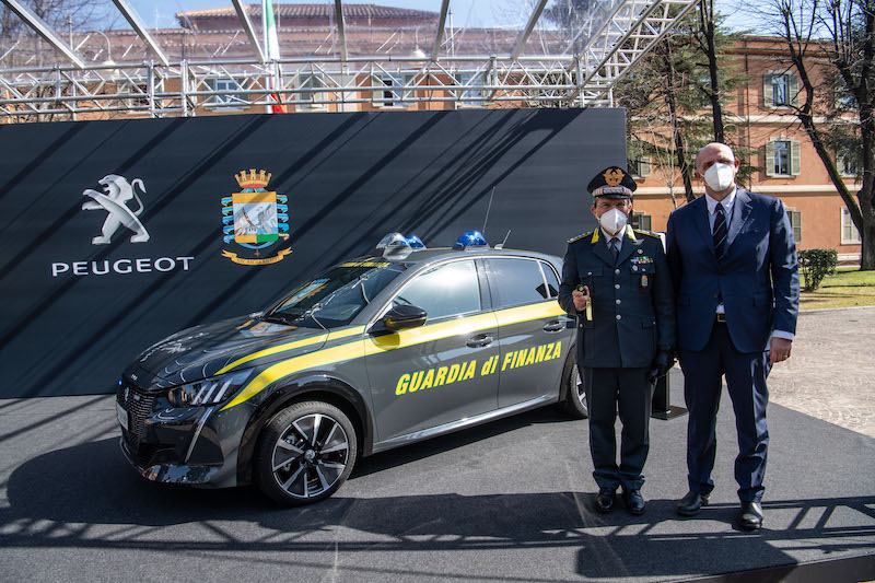 Peugeot e Guardia di Finanza collaborano per una mobilità 100% green Peugeot e Guardia di Finanza collaborano per una mobilità 100% green