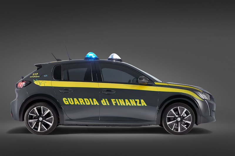 Peugeot e Guardia di Finanza collaborano per una mobilità 100% green Peugeot e Guardia di Finanza collaborano per una mobilità 100% green