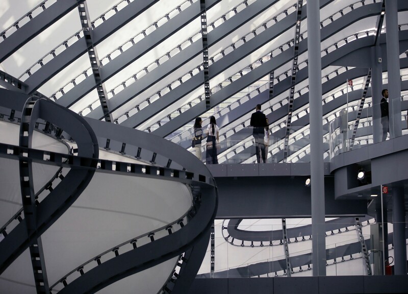 Vaccino, via alle inoculazioni alla Nuvola di Fuksas Vaccino, via alle inoculazioni alla Nuvola di Fuksas