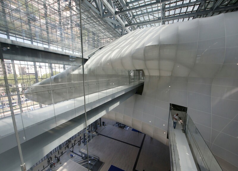 Vaccino, via alle inoculazioni alla Nuvola di Fuksas Vaccino, via alle inoculazioni alla Nuvola di Fuksas