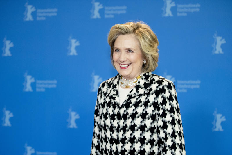 Hillary Clinton scriverà un thriller: “Svela segreti legati alla politica Usa” Hillary Clinton scriverà un thriller: “Svela segreti legati alla politica Usa”