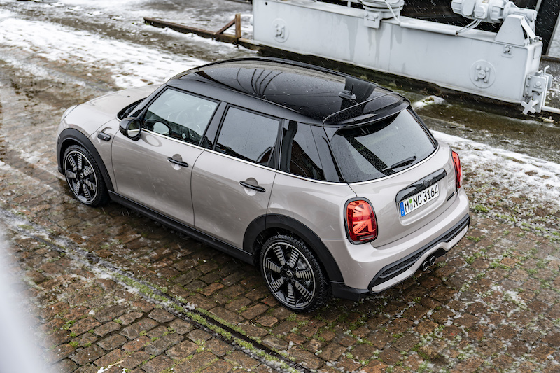 Mini presenta la nuova 5 porte Mini presenta la nuova 5 porte