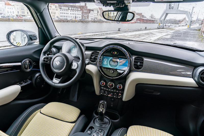 Mini presenta la nuova 5 porte Mini presenta la nuova 5 porte