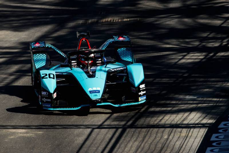 Il primo E-Prix di Diriyah va alla Mercedes di De Vries Il primo E-Prix di Diriyah va alla Mercedes di De Vries
