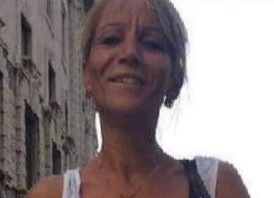 Bruciati gli omaggi per la donna uccisa a San Giuliano Milanese