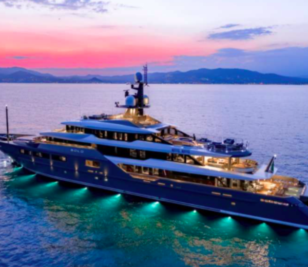 De Benedetti, 63 milioni per il maxi-yacht: 72 metri per l’estate post-Covid De Benedetti, 63 milioni per il maxi-yacht: 72 metri per l’estate post-Covid