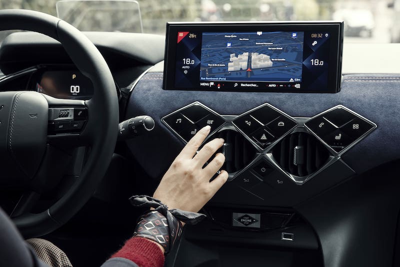 DS 3 Crossback Ines De la Fressange Paris: una limited edition premium DS 3 Crossback Ines De la Fressange Paris: una limited edition premium