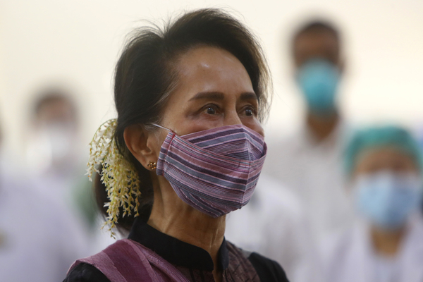 Myanmar, Aung San Suu Kyi a processo con nuove accuse. Il legale: “Sta bene” Myanmar, Aung San Suu Kyi a processo con nuove accuse. Il legale: “Sta bene”