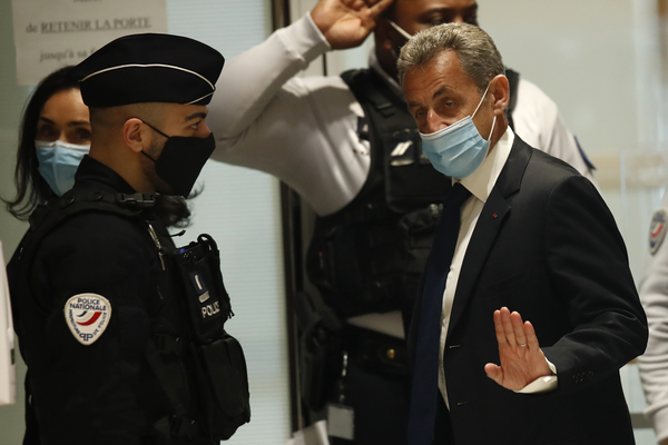 Francia, l’ex presidente Sarkozy condannato a 3 anni per corruzione Francia, l’ex presidente Sarkozy condannato a 3 anni per corruzione