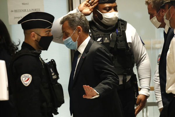 Francia, l’ex presidente Sarkozy condannato a 3 anni per corruzione Francia, l’ex presidente Sarkozy condannato a 3 anni per corruzione
