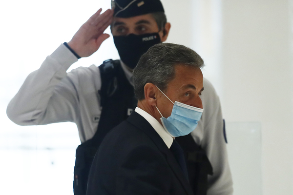 Francia, l’ex presidente Sarkozy condannato a 3 anni per corruzione Francia, l’ex presidente Sarkozy condannato a 3 anni per corruzione