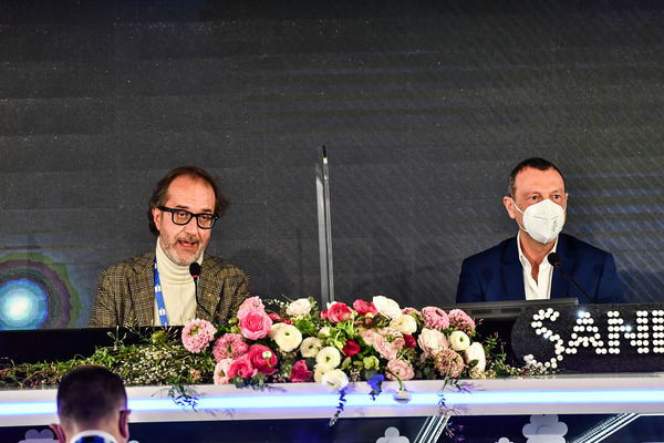 Sanremo 2021, Amadeus: “Laura Pausini super ospite. Lady Gaga…”