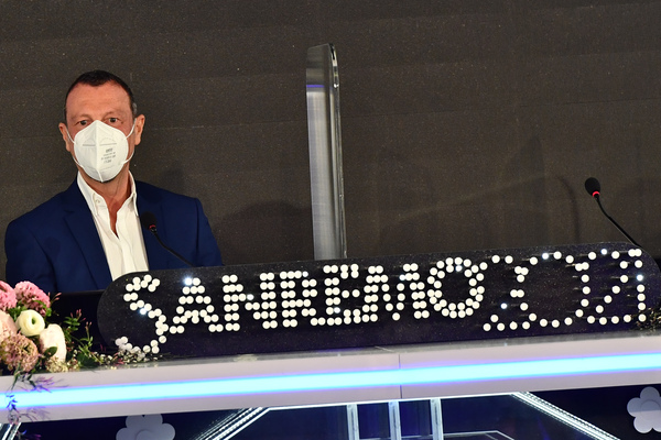 Sanremo 2021, Amadeus: “Laura Pausini super ospite. Lady Gaga…”