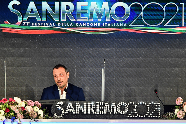 Sanremo 2021, Amadeus: “Laura Pausini super ospite. Lady Gaga…”