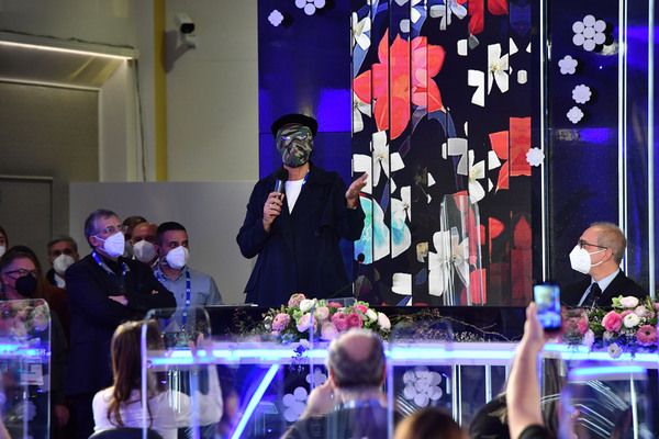 Sanremo 2021, Amadeus: “Laura Pausini super ospite. Lady Gaga…”