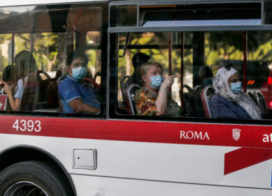 Atac, Bernaudo fa nera la Raggi: “Fa utili? Certo, se non paga i debiti…”