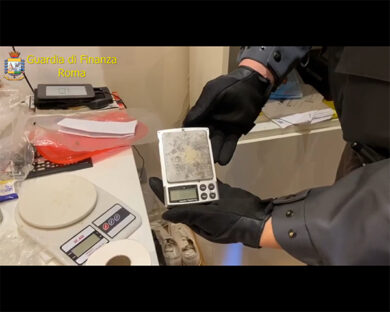 Immigrato irregolare dalla Tunisia con mezzo chilo di hashish: arrestato