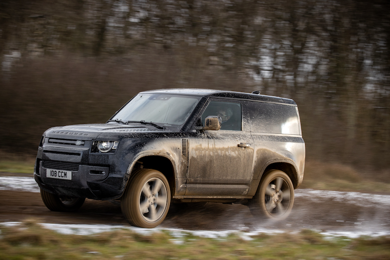 Nuova Land Rover Defender v8, la nuova dimensione dell’off road