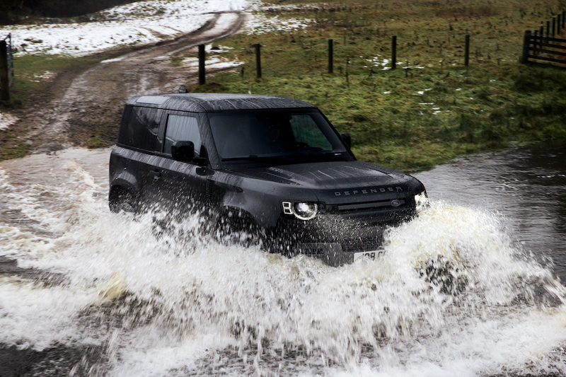 Nuova Land Rover Defender v8, la nuova dimensione dell’off road