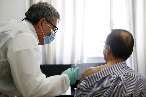 Vaccinazioni anti Covid nelle scuole lombarde dall’8 marzo Vaccinazioni anti Covid nelle scuole lombarde dall’8 marzo