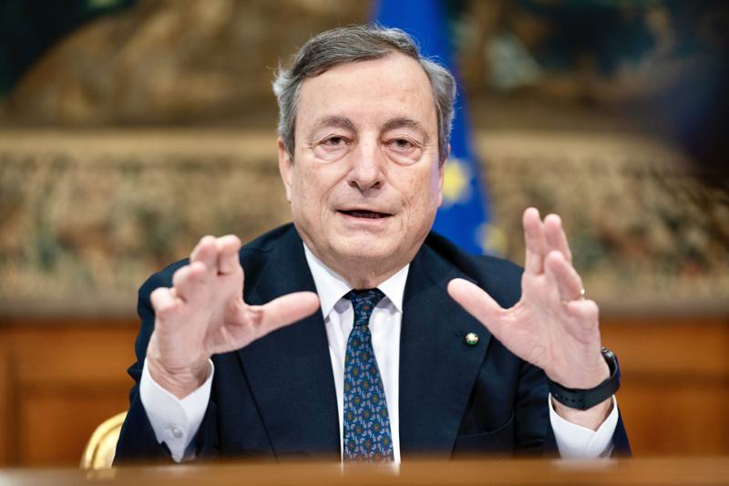 Draghi: svolta radicale nella lotta al Covid-19, ma restano domande irrisolte Draghi: svolta radicale nella lotta al Covid-19, ma restano domande irrisolte