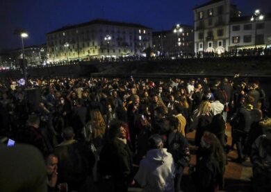 Darsena, le indagini: il rave preceduto da un presidio anarchico