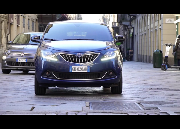 Luca Napolitano guida la Nuova Lancia Ypsilon