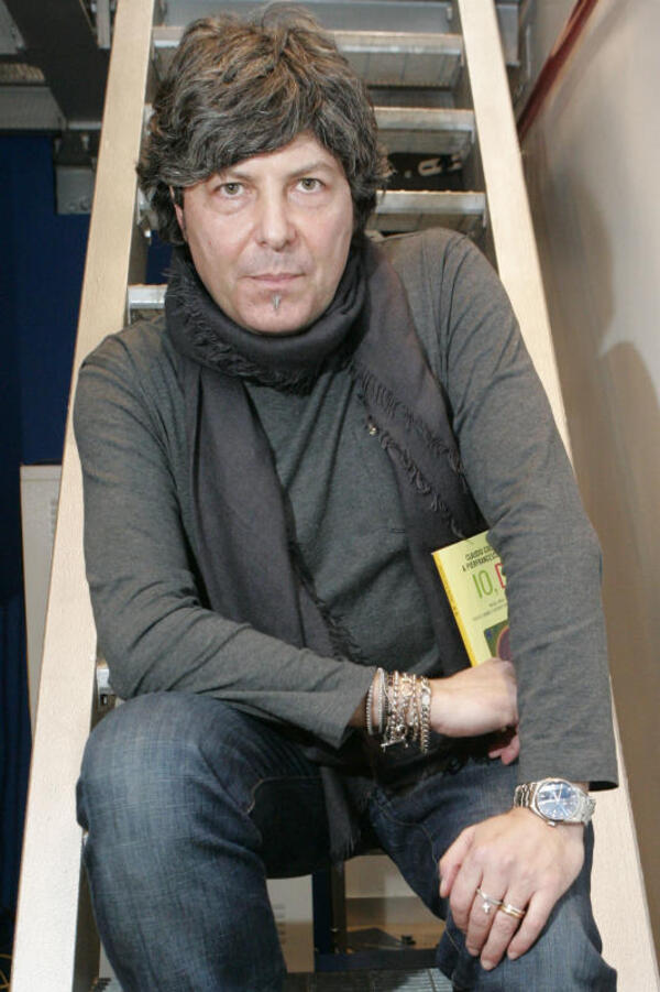 Morto il dj Claudio Coccoluto, un gigante della consolle. Musica in lutto Morto il dj Claudio Coccoluto, un gigante della consolle. Musica in lutto