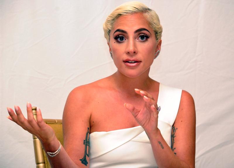 Sanremo 2021, Lady Gaga? Servono 400mila euro. Fiorello-Amadeus nell’hotel low cost