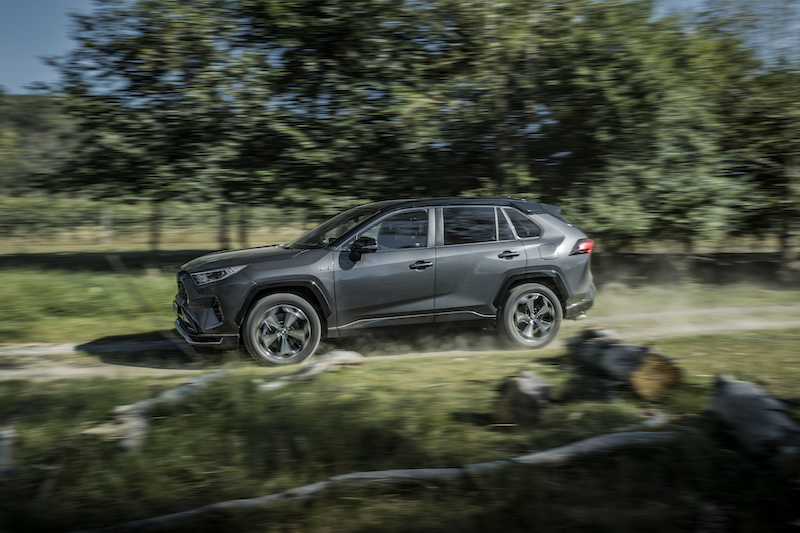 Toyota Rav 4 ora è anche plug-in hybrid Toyota Rav 4 ora è anche plug-in hybrid