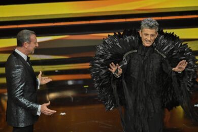 Sanremo 2021: Achille Lauro, tributo a Mina. Orietta Berti corregge Fiorello