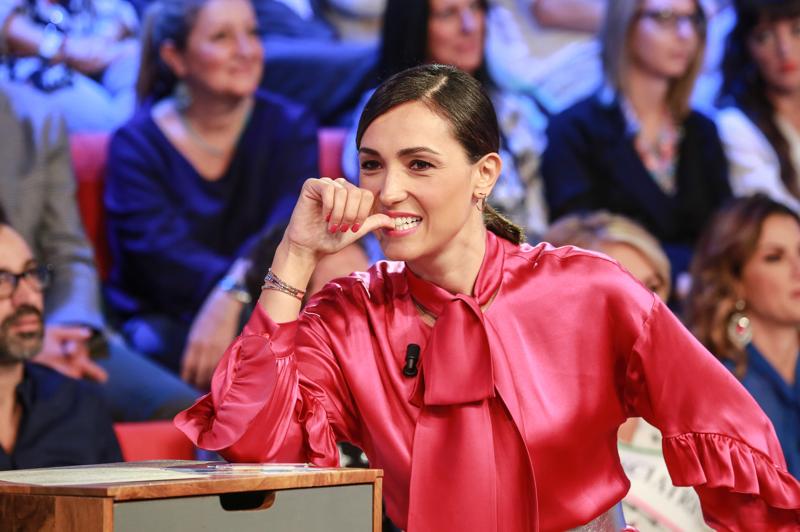 Caterina Balivo, vestitino da sogno in onore di Sanremo 2021 Caterina Balivo, vestitino da sogno in onore di Sanremo 2021