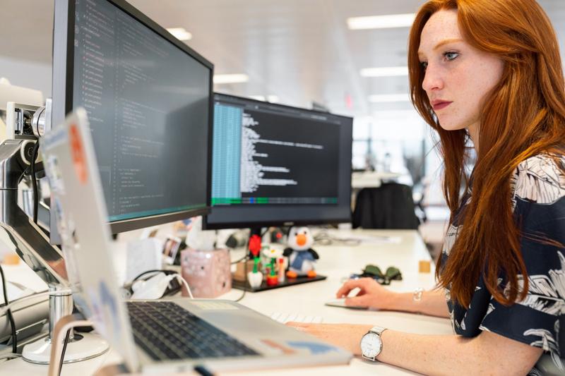 Uno studio sul divario digitale tra le donne e gli uomini italiani Uno studio sul divario digitale tra le donne e gli uomini italiani