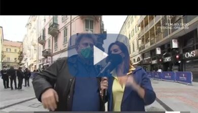 Sanremo, a Ore 14 in diretta la multa a “Freddy Mercury” (senza mascherina)