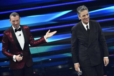 Ascolti tv Sanremo 2021, Amadeus scende al 44,3%: mai così basso dal 2014
