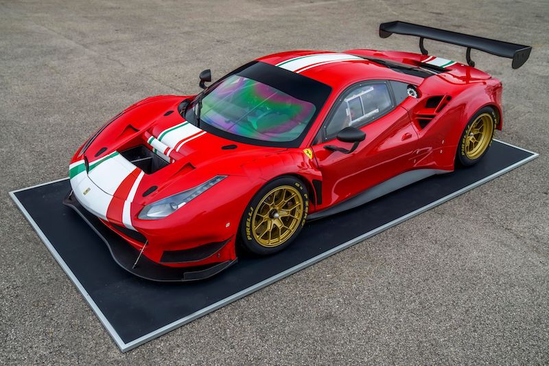 Pirelli presenta il P Zero DHE per la nuova Ferrari 488 GT modificata Pirelli presenta il P Zero DHE per la nuova Ferrari 488 GT modificata