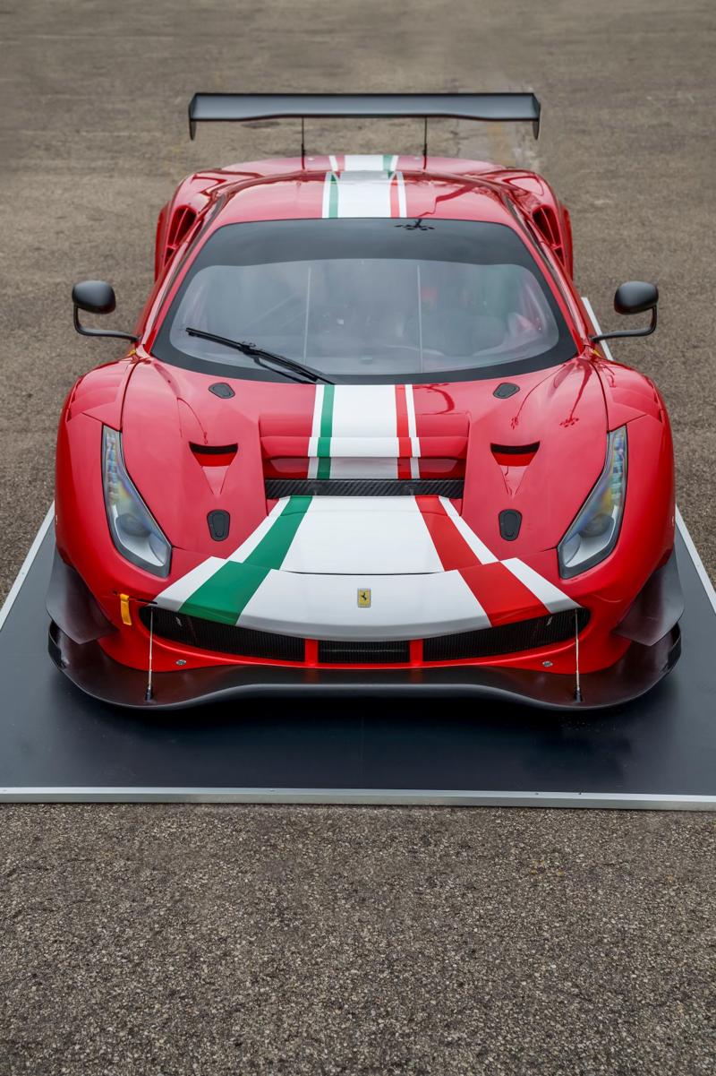 Pirelli presenta il P Zero DHE per la nuova Ferrari 488 GT modificata Pirelli presenta il P Zero DHE per la nuova Ferrari 488 GT modificata