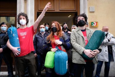 Sardine al Nazareno, flirt con Zinga. Progetto Piazza Grande al congresso o…