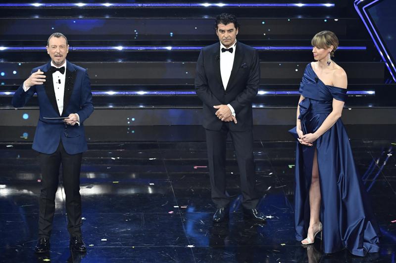 Ascolti tv Sanremo 2021, finale flop: media share peggiore degli ultimi 5 anni Ascolti tv Sanremo 2021, finale flop: media share peggiore degli ultimi 5 anni