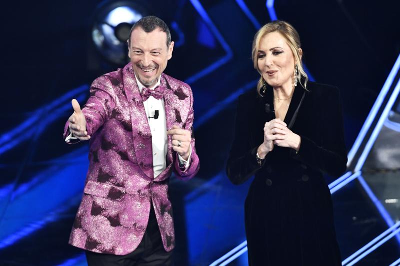 Sanremo 2021, Emma-Amoroso esplosive. Palombelli, monologo per le donne