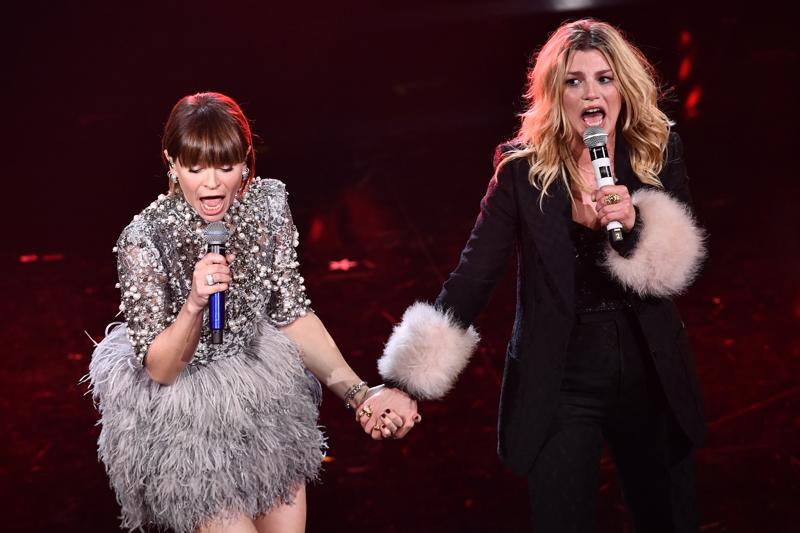 Sanremo 2021, Emma-Amoroso esplosive. Palombelli, monologo per le donne Sanremo 2021, Emma-Amoroso esplosive. Palombelli, monologo per le donne